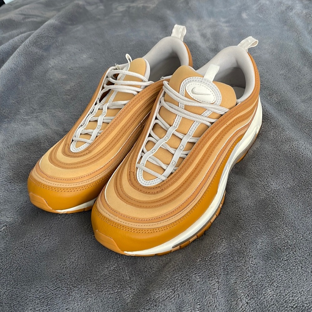 Airmax 97 wheat color size 10